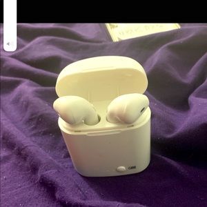 Earbuds iPhone Wirelesss Excellent Conditions